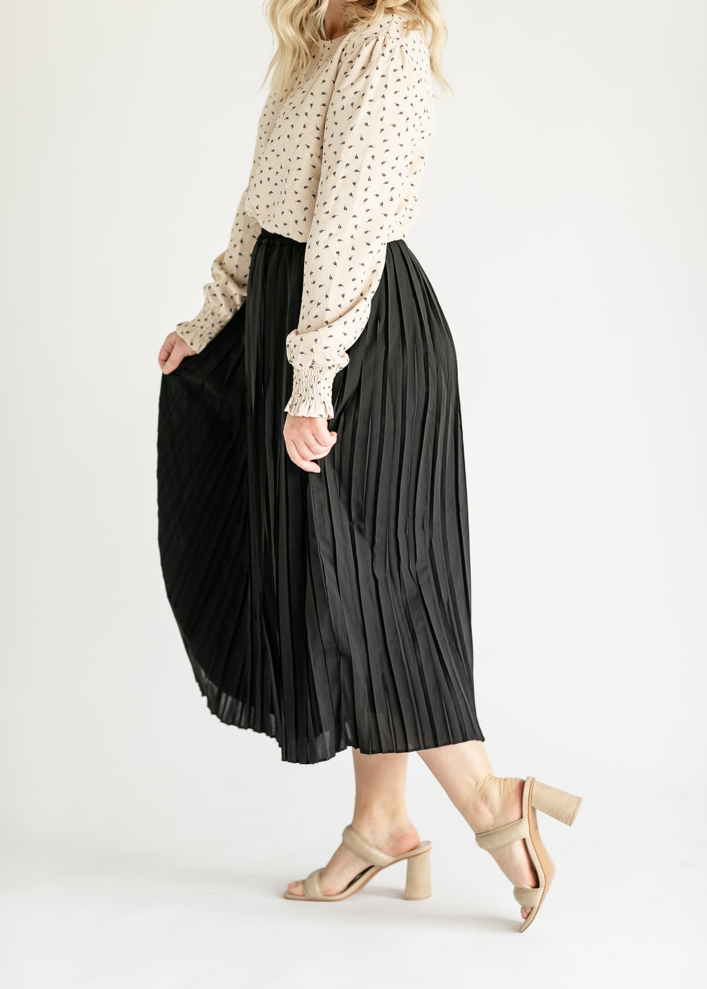 Pleated Pull-On Midi Skirt IC Skirts