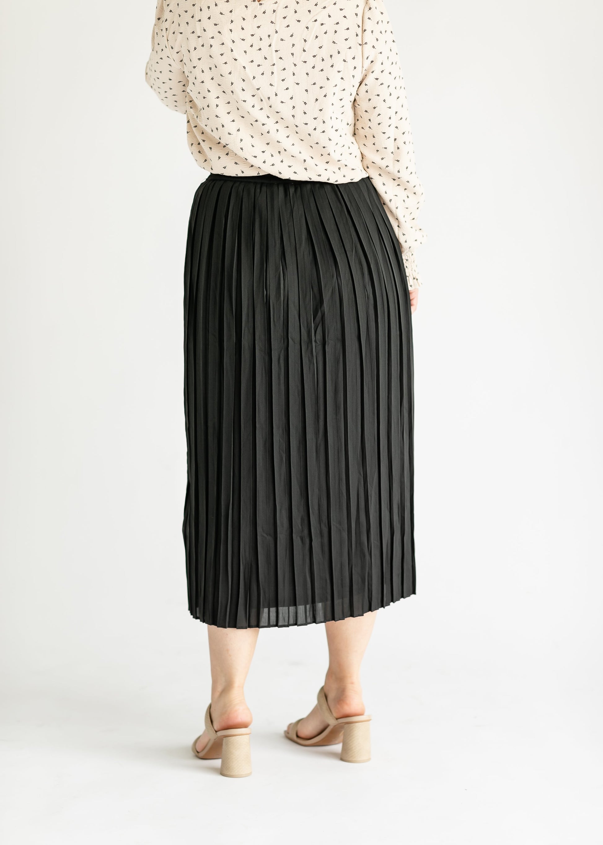 Pleated Pull-On Midi Skirt IC Skirts