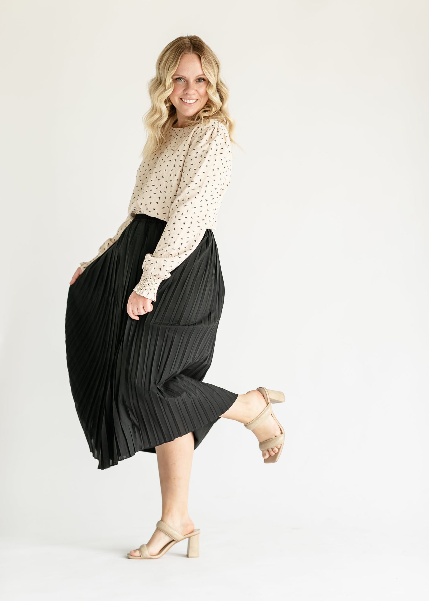 Pleated Pull-On Midi Skirt IC Skirts