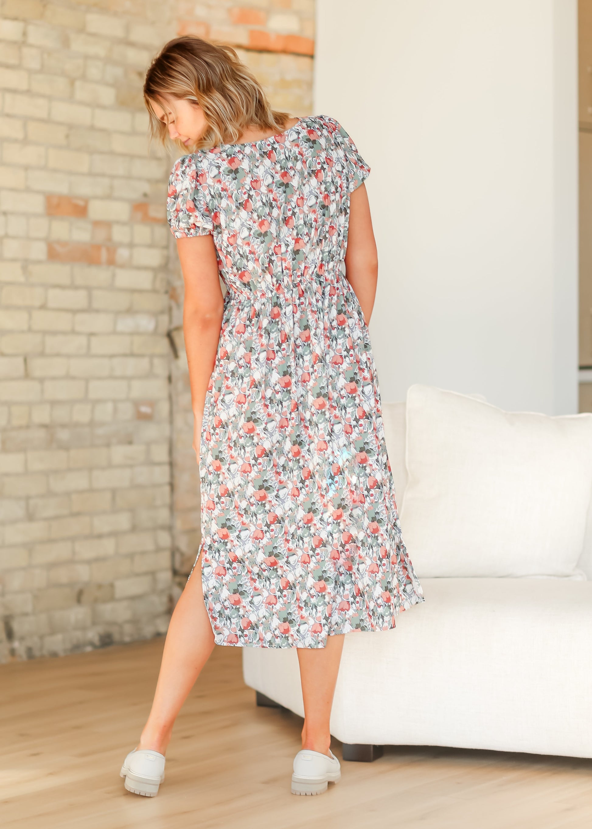 Short Sleeve Tulip Print V-neck Midi Dress FF Dresses