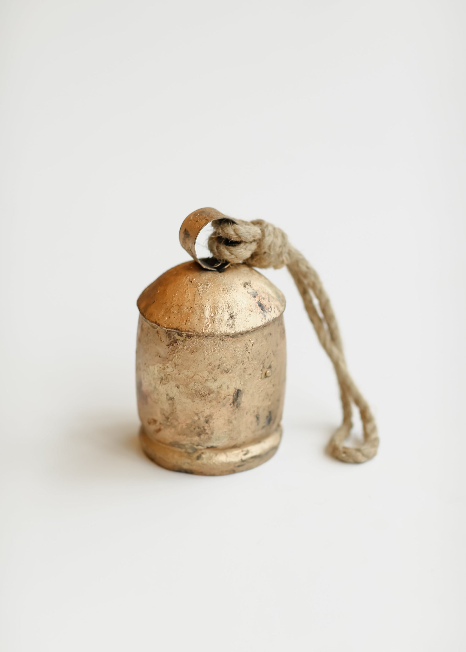 Vintage Chauk Bell with Rope Hanger Gifts