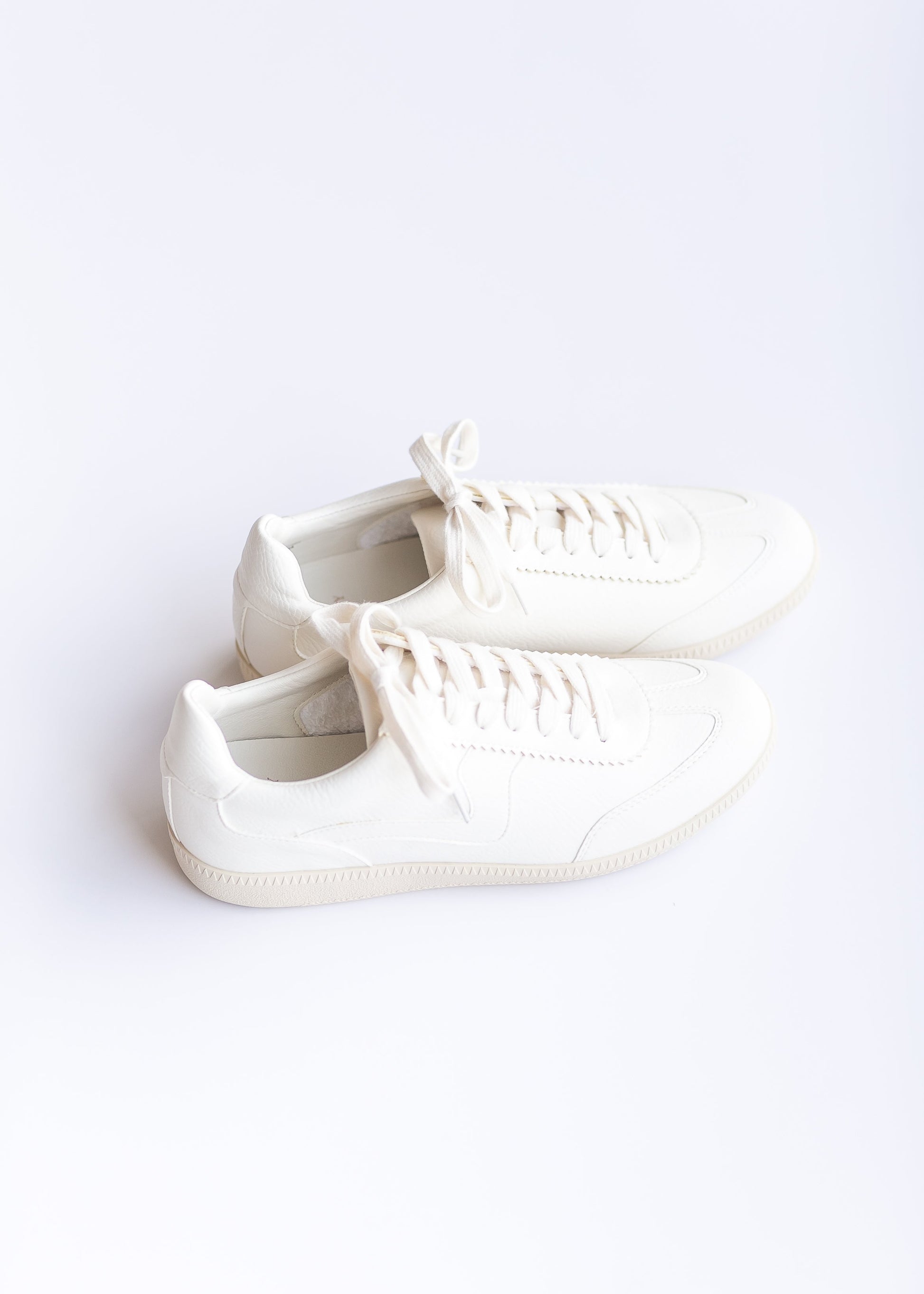 White Classic Low Top Sneakers Shoes