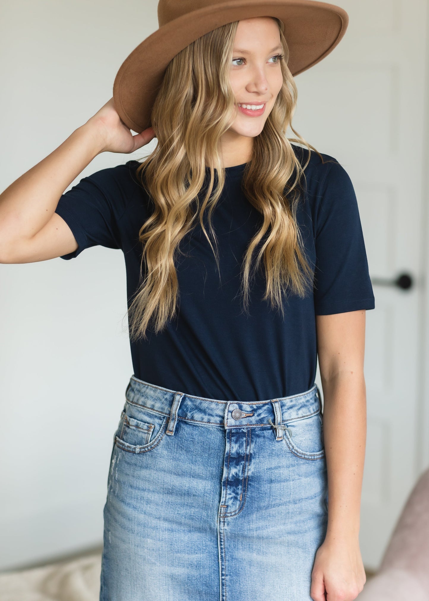 Basic Short Sleeve Navy Crew Neck Tee Shirt