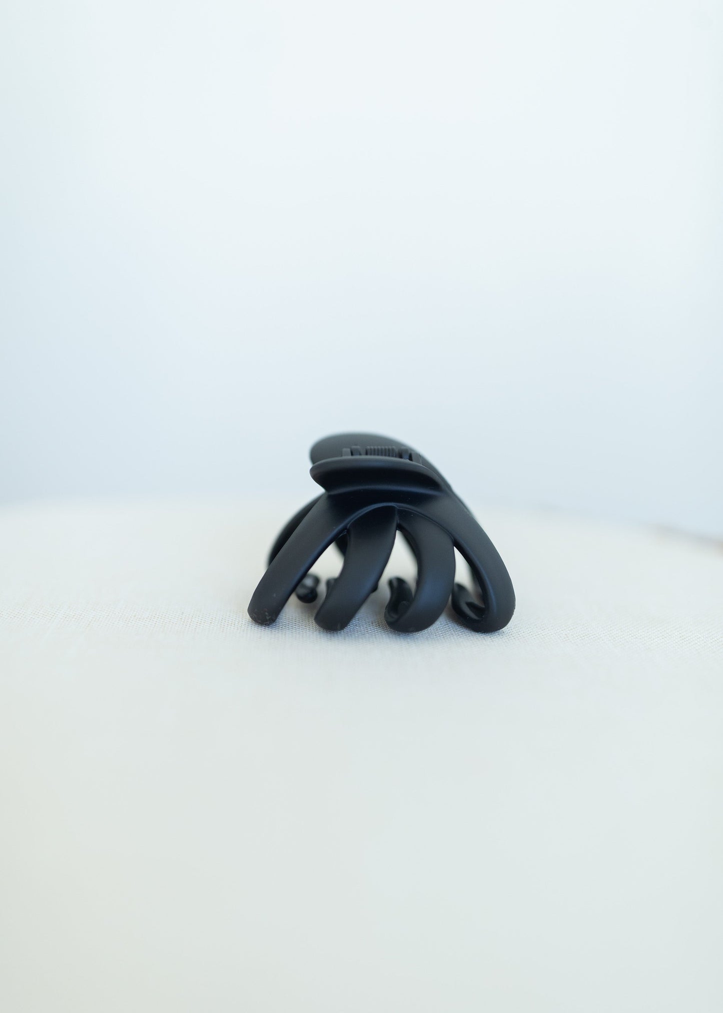 Fashion Round Hair Claw Clips Accessories Black