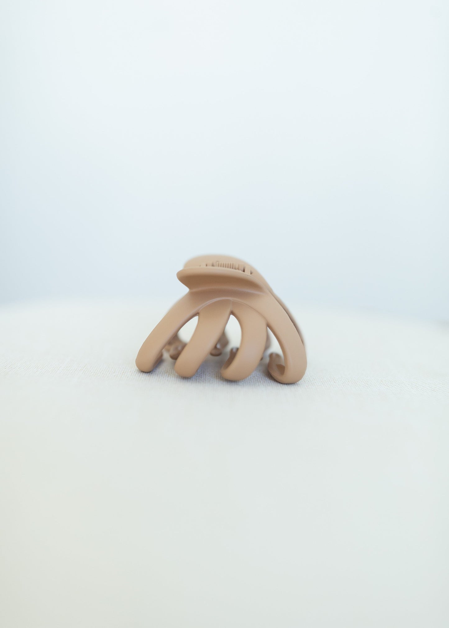 Fashion Round Hair Claw Clips Accessories Tan