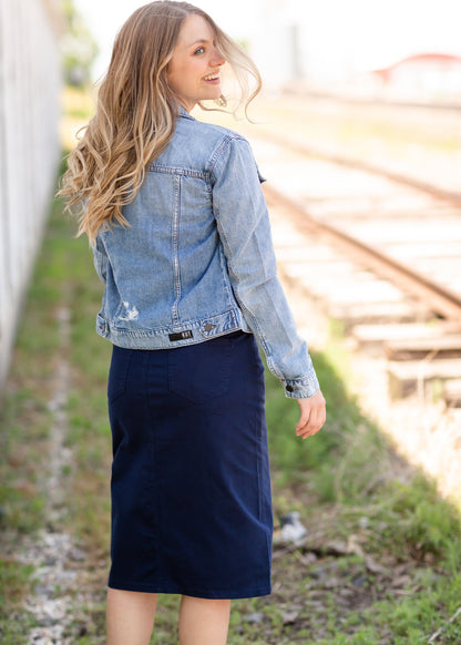 Fashionable, classic, soft and comfortable - no wardrobe essential is more of a style hero than this casual Light Wash Denim Jean Jacket. Pair this jacket with any bottoms, a basic tee, or cute blouse for a style that suits all. Made from soft 100% cotton fabric this denim jacket is designed to comfort all-day.