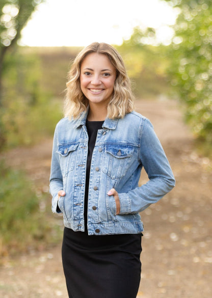 Fashionable, classic, soft and comfortable - no wardrobe essential is more of a style hero than this casual Light Wash Denim Jean Jacket. Pair this jacket with any bottoms, a basic tee, or cute blouse for a style that suits all. Made from soft 100% cotton fabric this denim jacket is designed to comfort all-day.