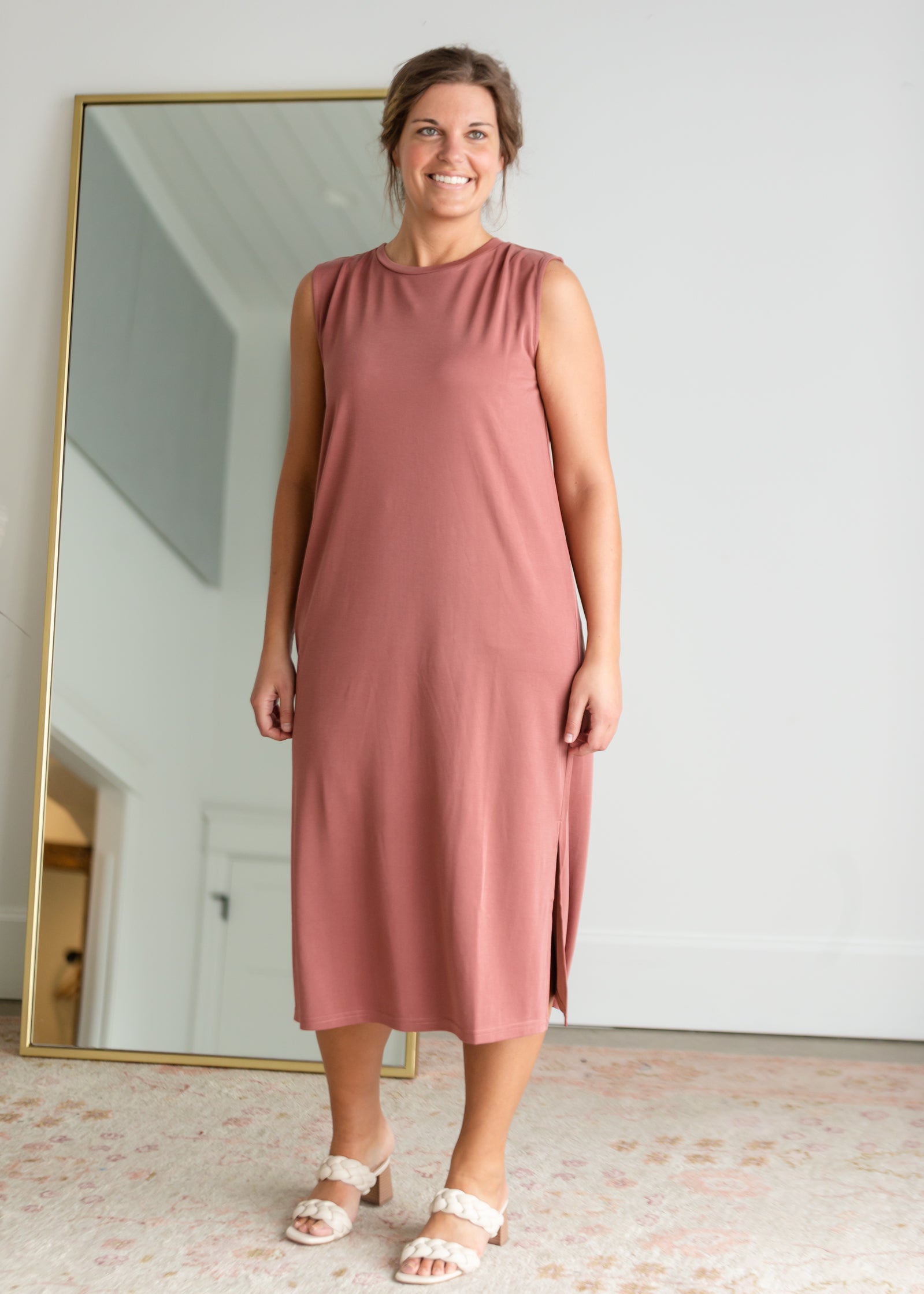 Sleeveless Round Neck Midi Dress Dresses Mod Ref Mauve / M