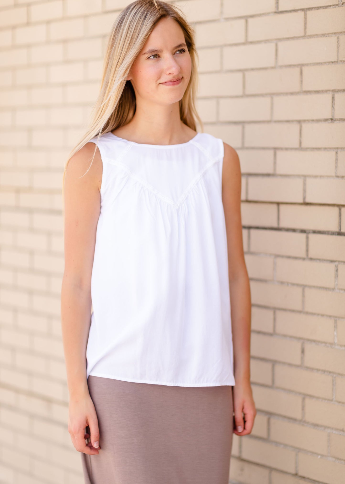 White Sleeveless Blouse Tops